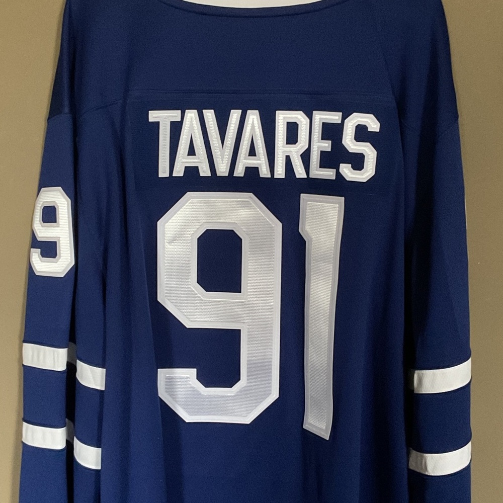 Authentic John Tavares Captain Toronto Maple Leafs Blue Hockey Jersey - Picture 5 of 5